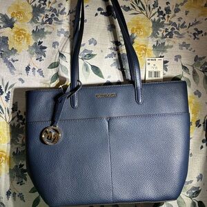 NWT Michael Kors Bedford Tote 38H3GBFT6B Medium Top Zip Pocket Tote Navy